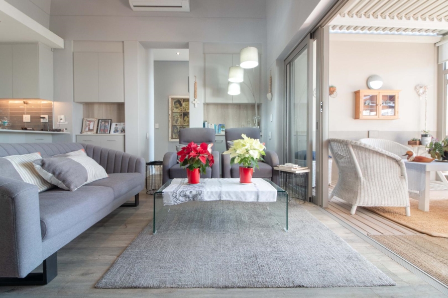 2 Bedroom Property for Sale in Plattekloof Western Cape